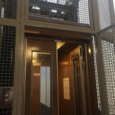 University Maison d'hôtes *